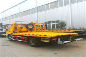 张家港附近拖车救援搭电